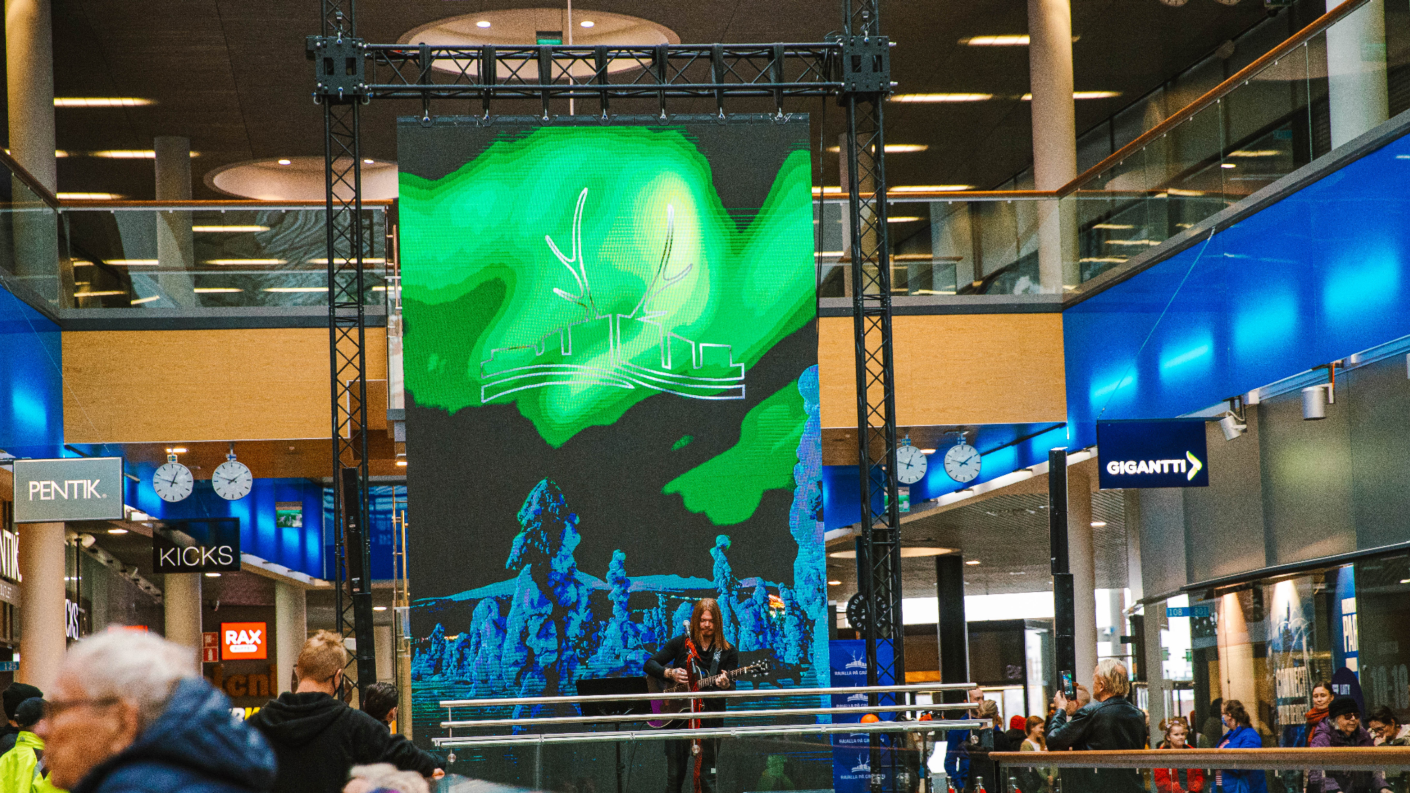 Led-screen kauppakeskuksessa